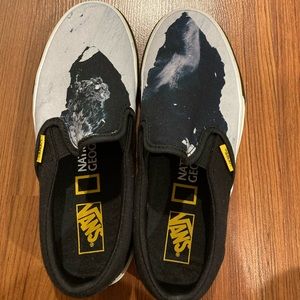 Women’s size 6 classic slip on National Geographic